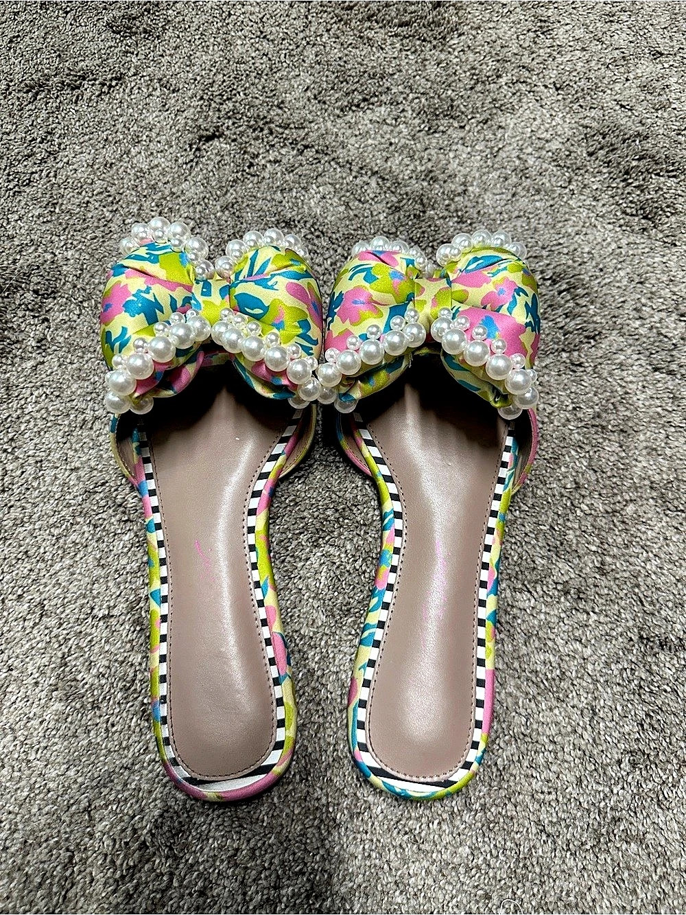 Betsey Johnson Garnet Floral Pearl Bow Slides Size 6.5